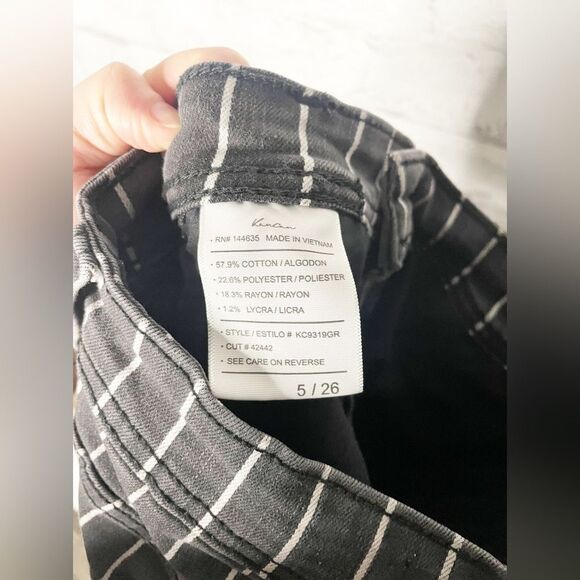 KanCan Lura High Rise Flare Jeans Pinstripe Flare - Picture 11 of 13